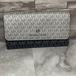 Michael Kors Charm Trifold Snap Wallet Black/Silver Metallic